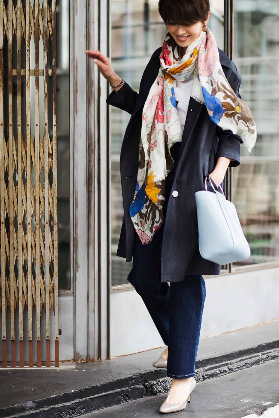 マッキントッシュ ロンドン」のスカーフで華やぎを添えて | ブランドピックアップ | SANYO Style MAGAZINE
